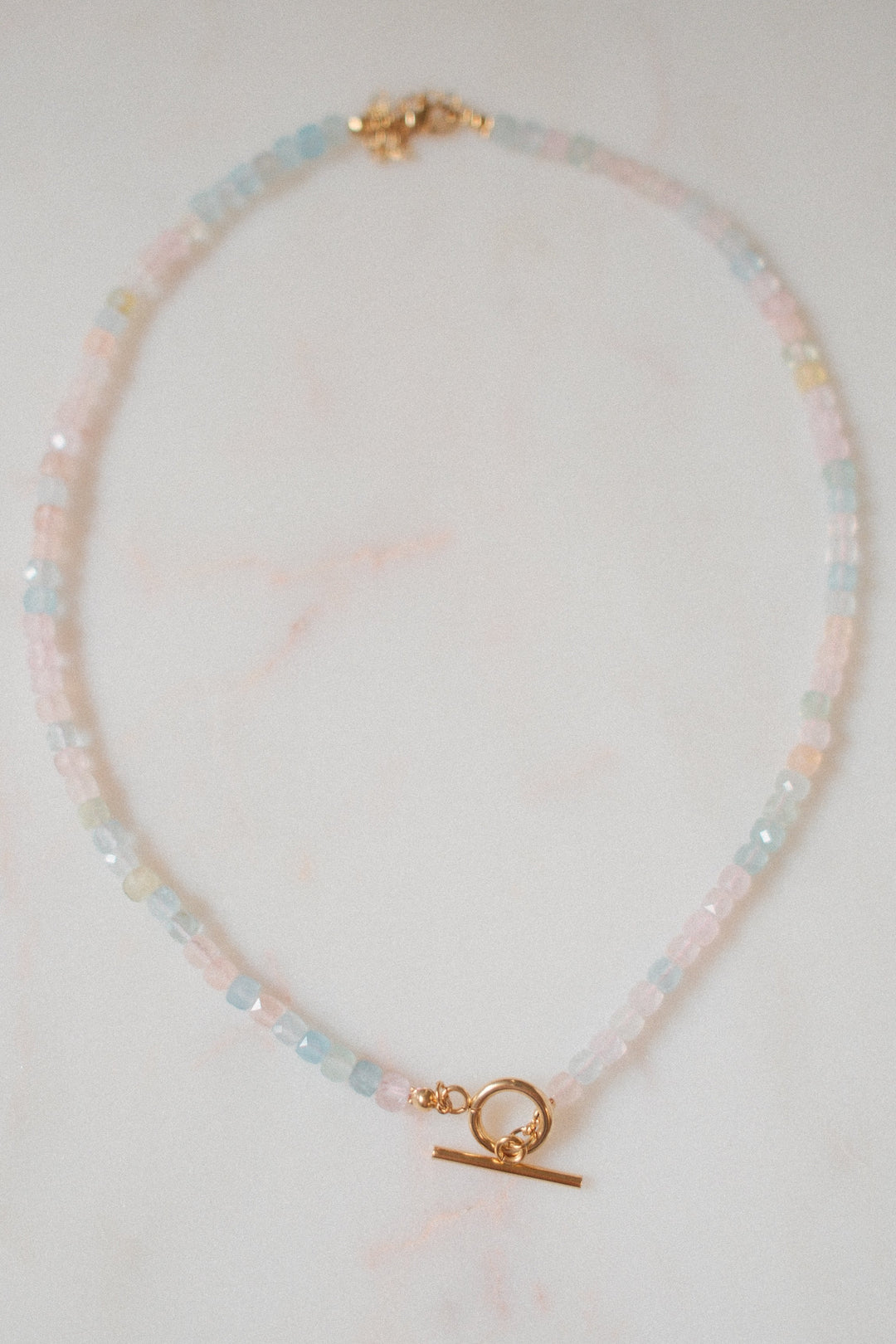 Natural stone pastel / gold, 16-18 inch adjustable length