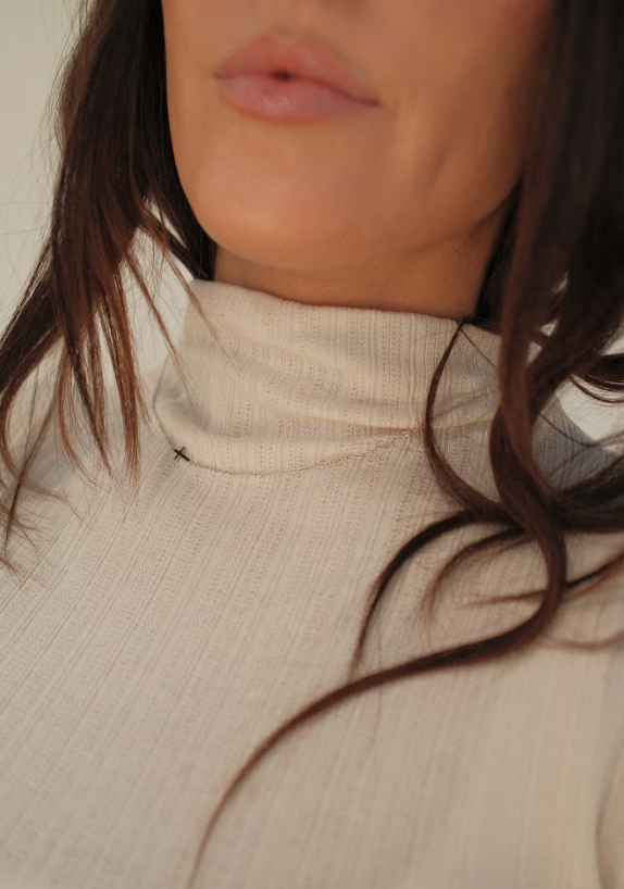 The Delicate Cross Necklace