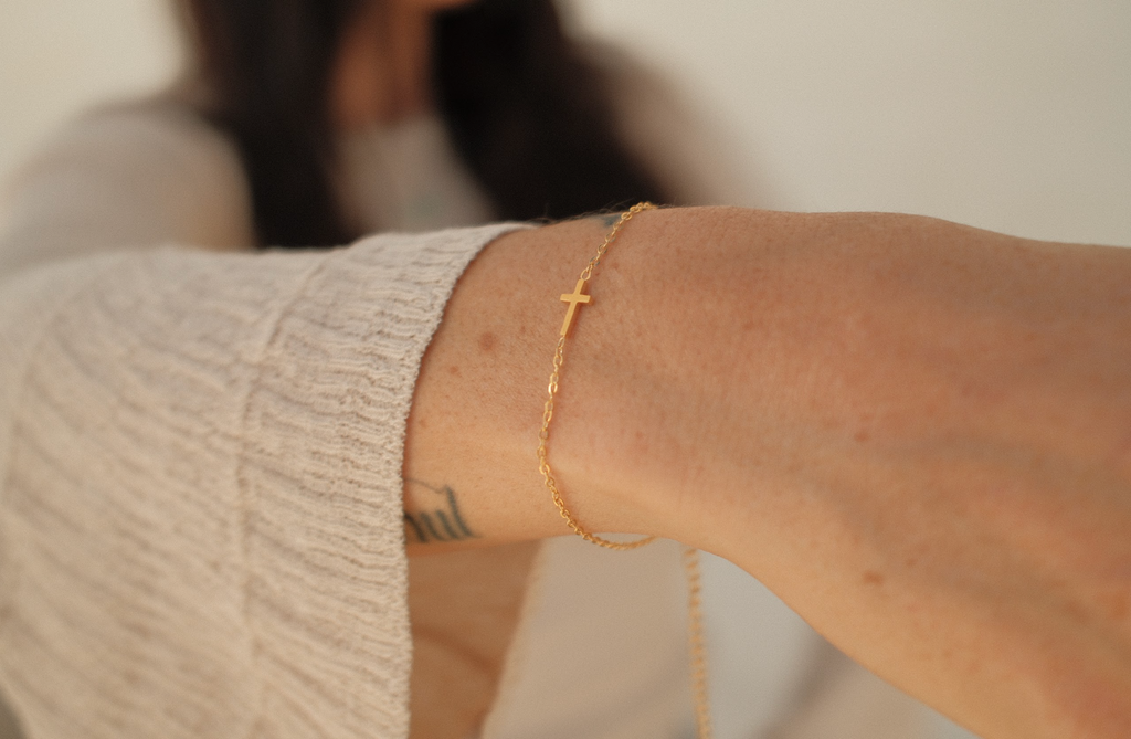 The Delicate Cross Bracelet